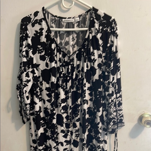 Cato Tops - Black and White Floral Women's Top